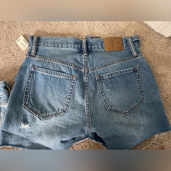 Aero 90’s high rise cut off Jean shorts 4” - Picture 3 of 8